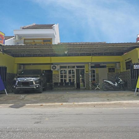 Putih Mulia Homestay Syariah Lumajang Eksteriør billede