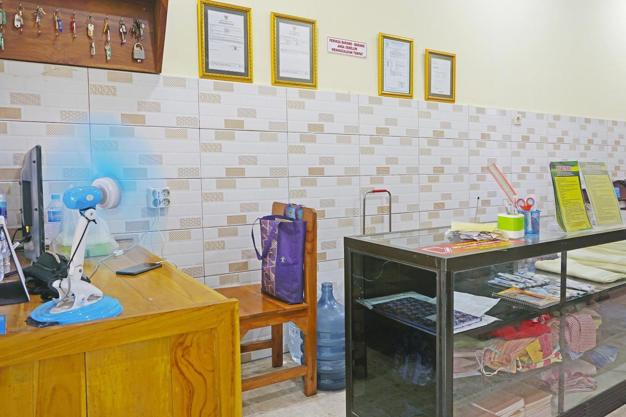 Putih Mulia Homestay Syariah Lumajang Eksteriør billede