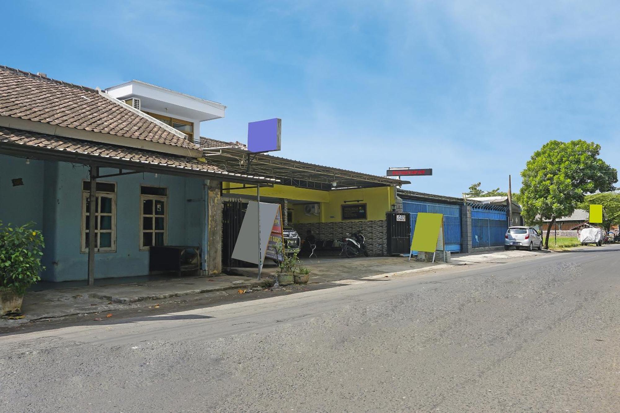 Putih Mulia Homestay Syariah Lumajang Eksteriør billede