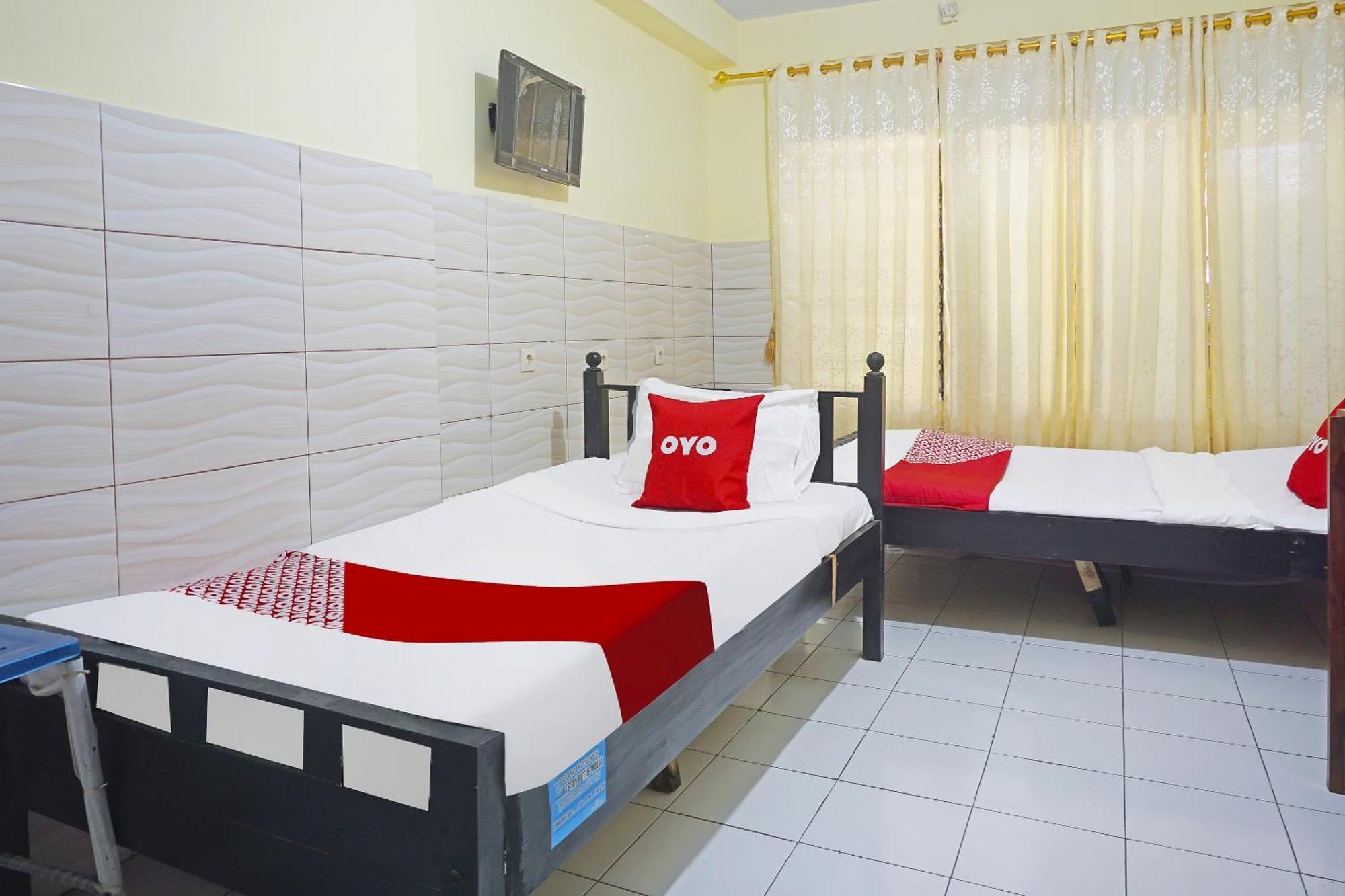 Putih Mulia Homestay Syariah Lumajang Eksteriør billede
