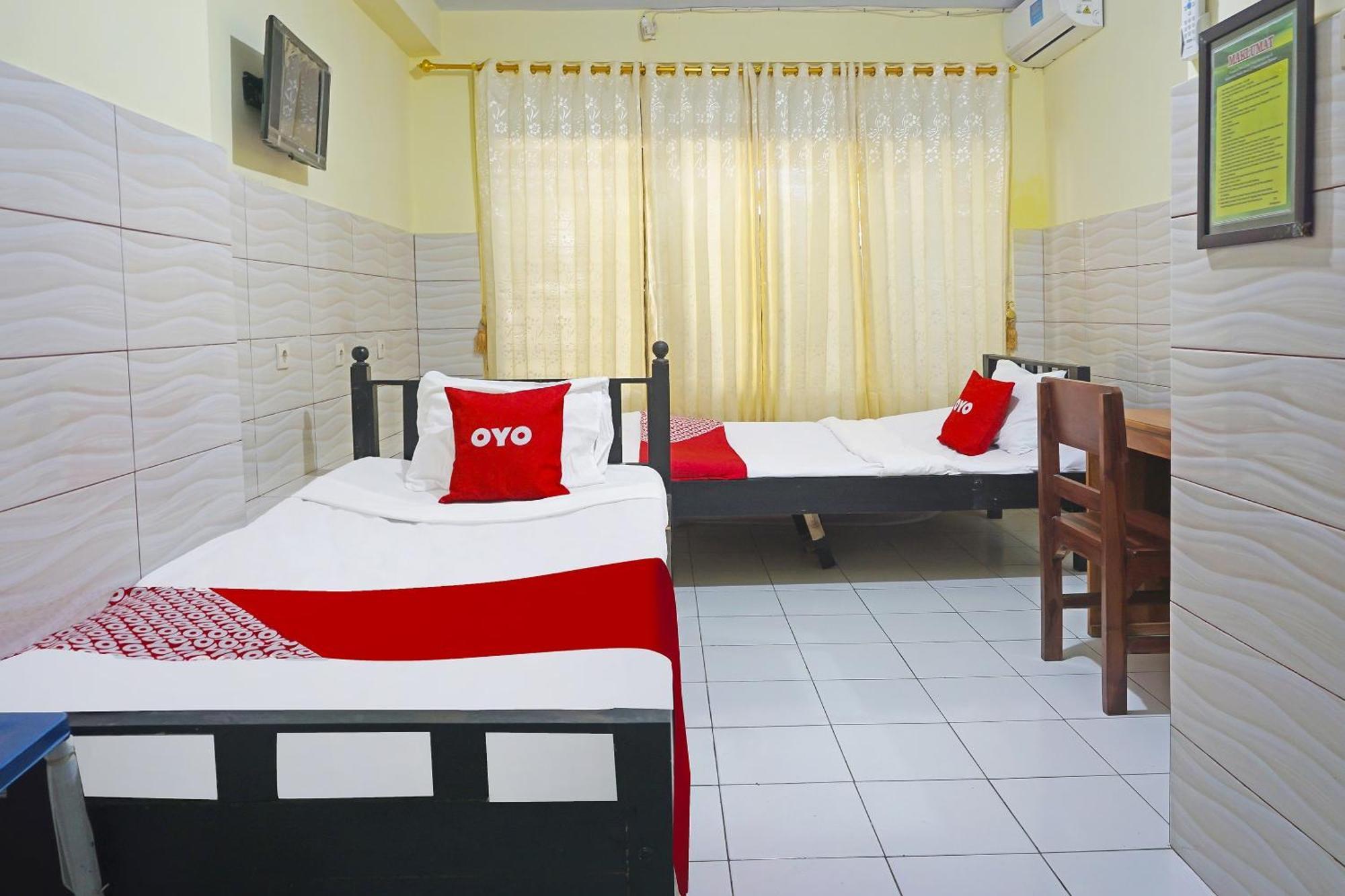 Putih Mulia Homestay Syariah Lumajang Eksteriør billede